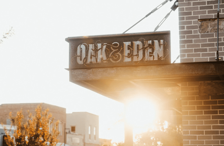 Lakeland: Best American Made Whiskey – Oak and Eden.